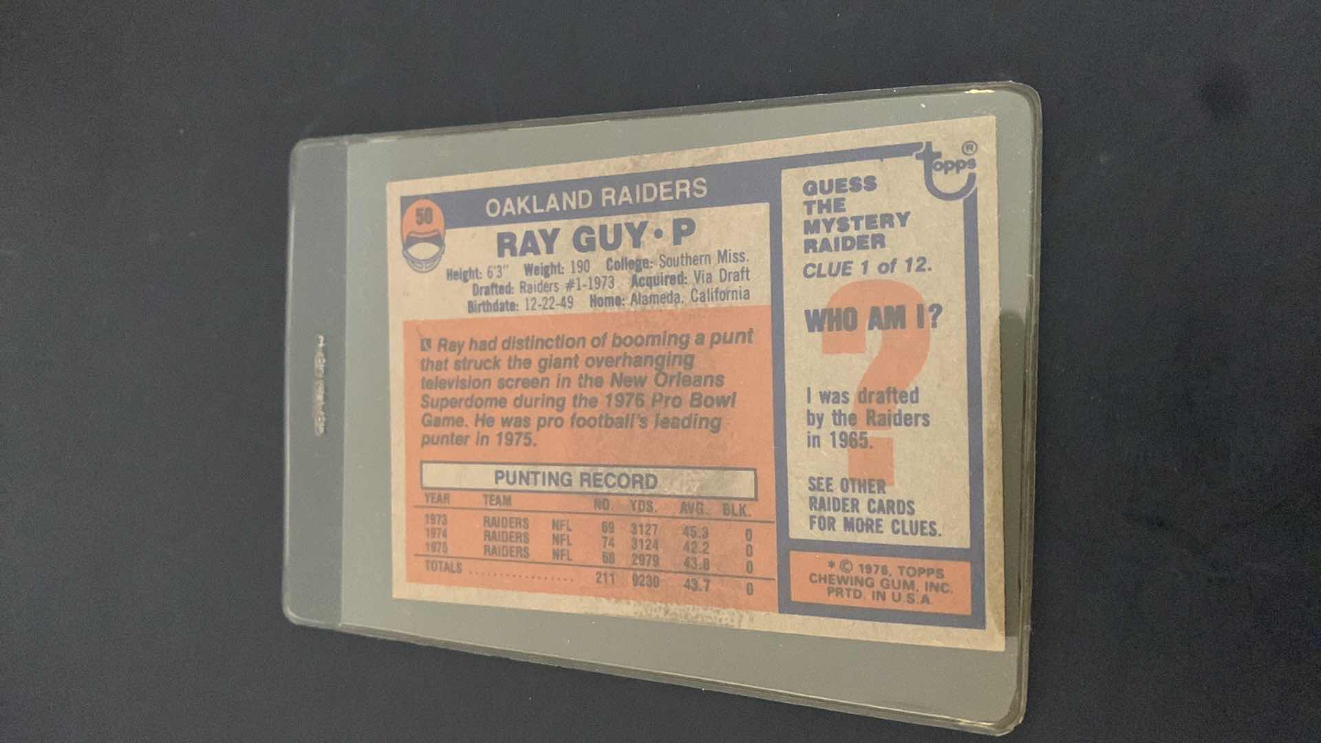 Photo 1 of 1976 TOPPS RAY GUY RAIDERS CARD