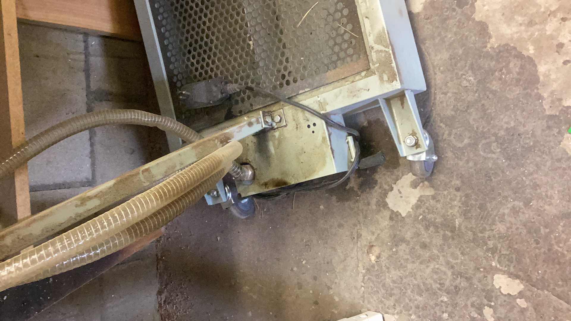 Photo 1 of HEAVY DUTY CART