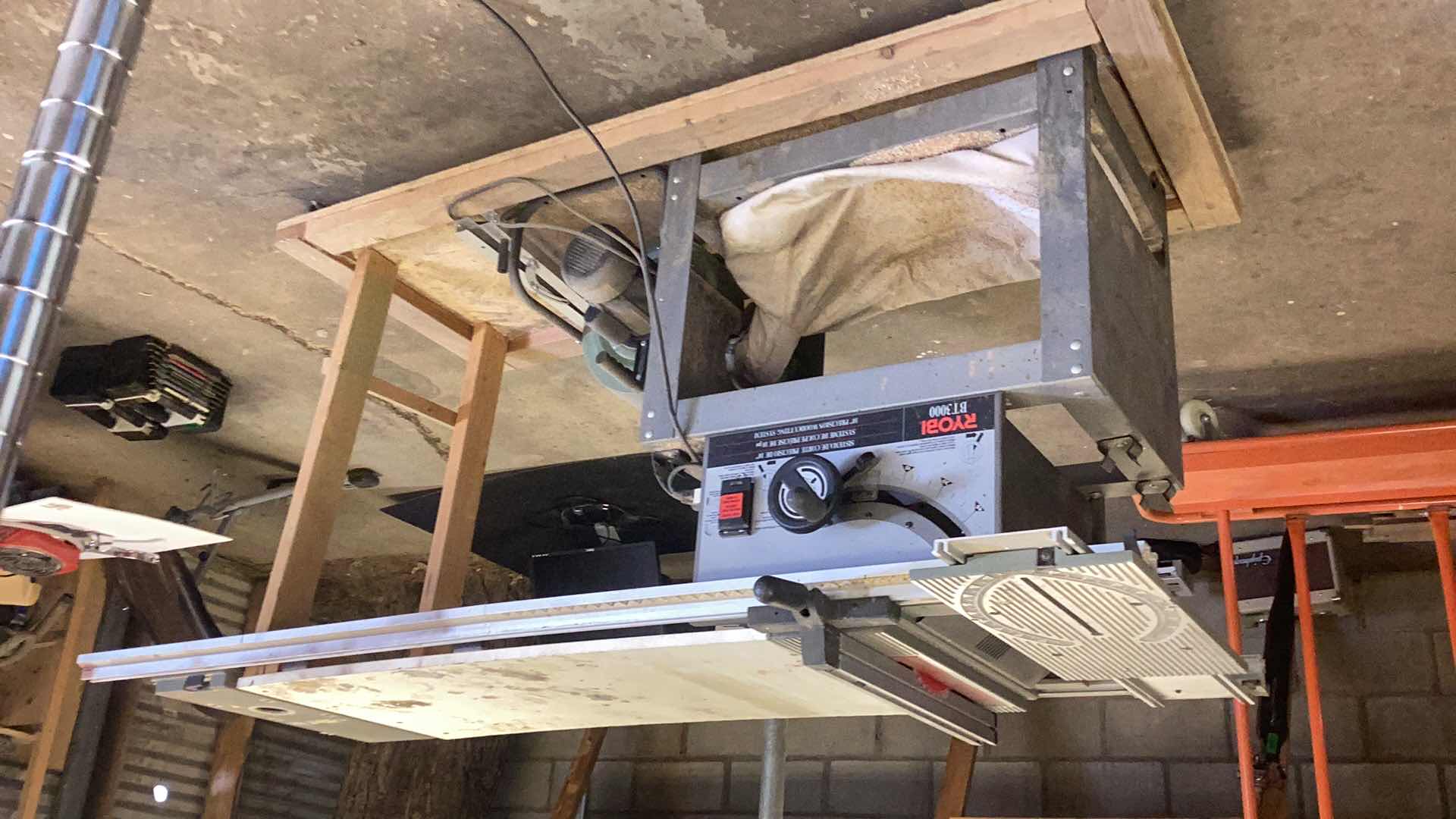 Photo 1 of RYOBI BT3000 10” PRECISION WOOD CUTTING SYSTEM