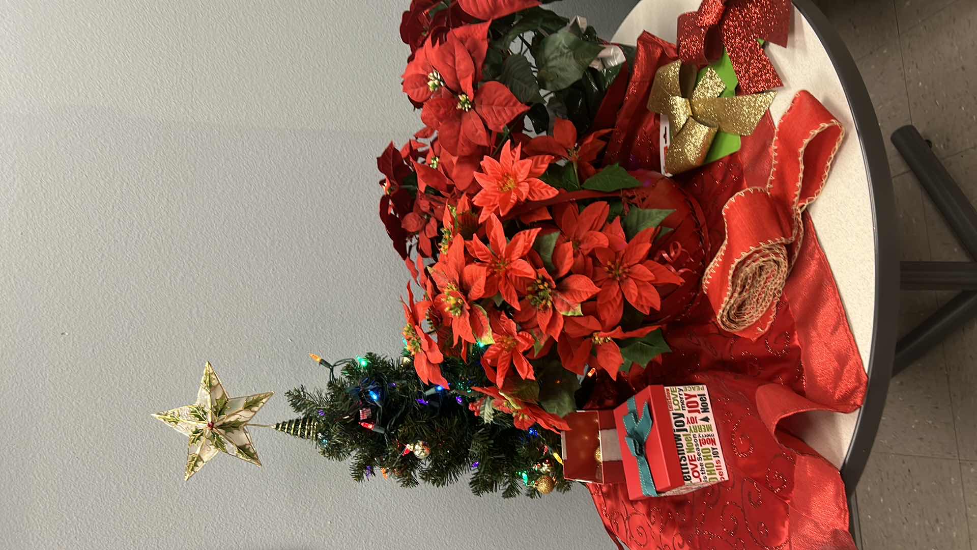 Photo 9 of CHRISTMAS DECOR