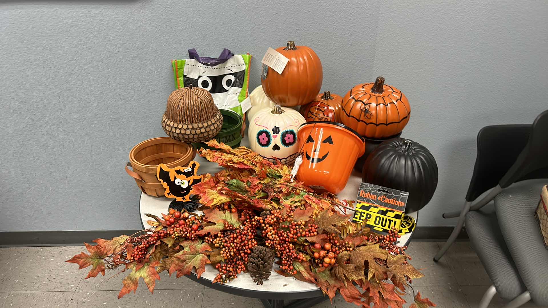 Photo 1 of AUTUMN AND HALLOWEEN DECORATIONS