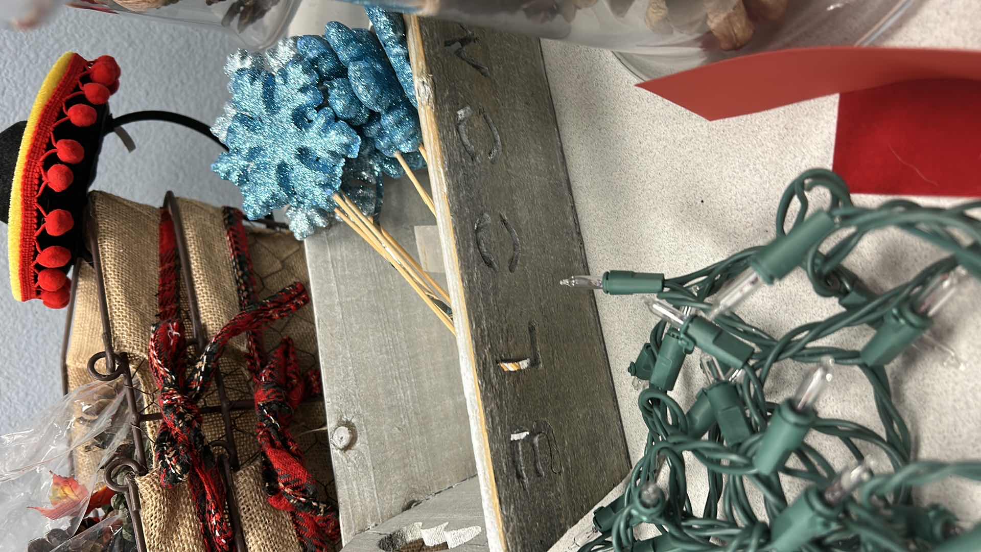 Photo 4 of CHRISTMAS DECOR