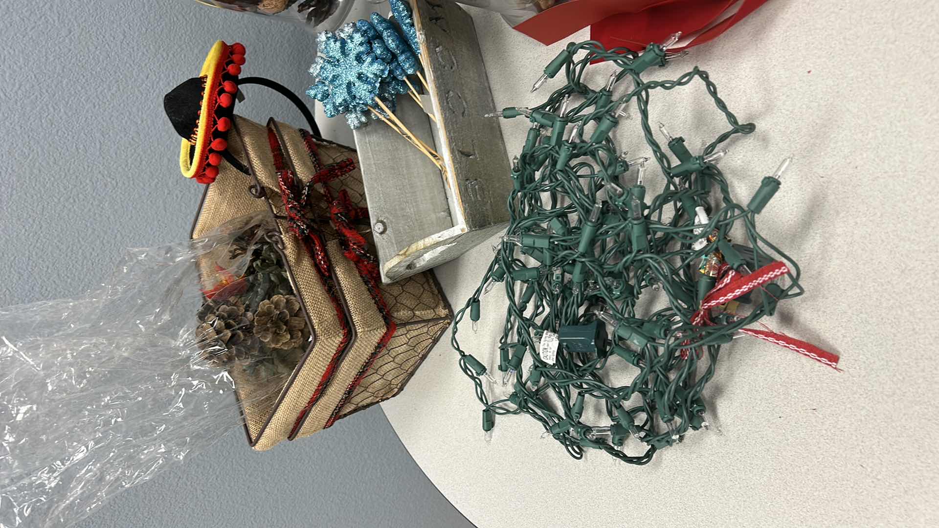 Photo 1 of CHRISTMAS DECOR