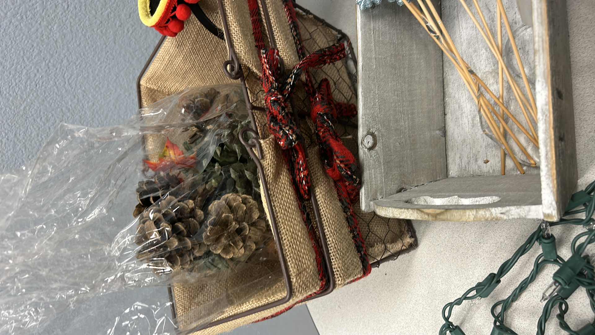 Photo 3 of CHRISTMAS DECOR