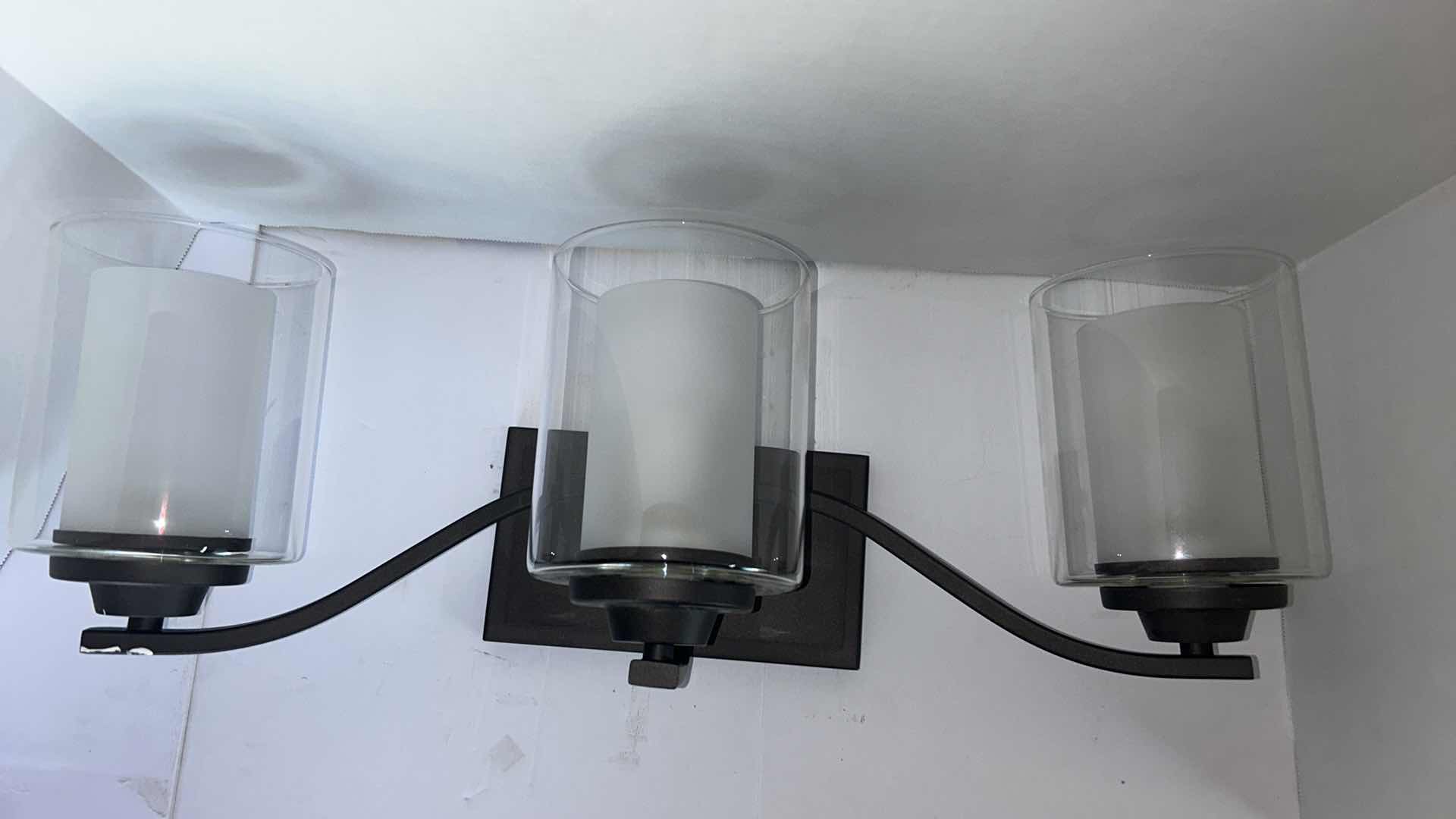 Photo 2 of LIGHTING FIXTURE 24” x 8”