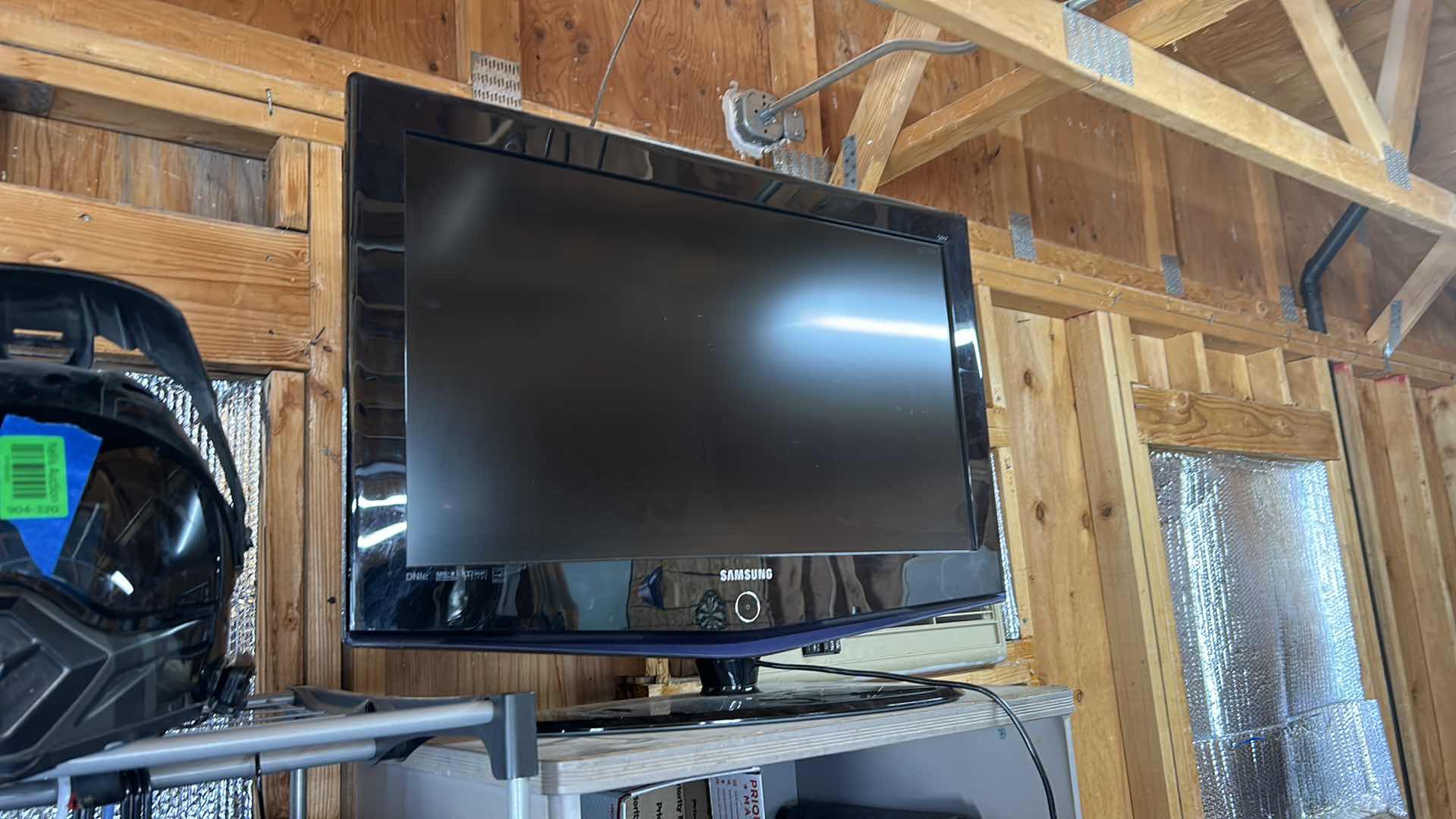 Photo 1 of SAMSUNG 30” TV