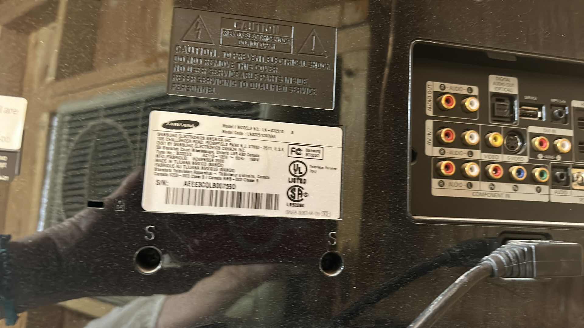 Photo 1 of SAMSUNG 30” TV