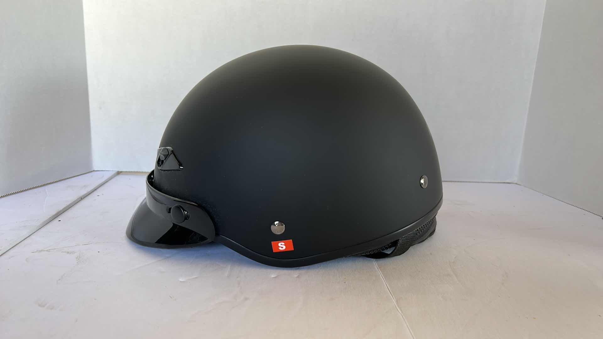 Photo 1 of NEW STREET BIKE / MOTORCYCLE HELMET LS2 BAGGER DOT  SIZE SMALL