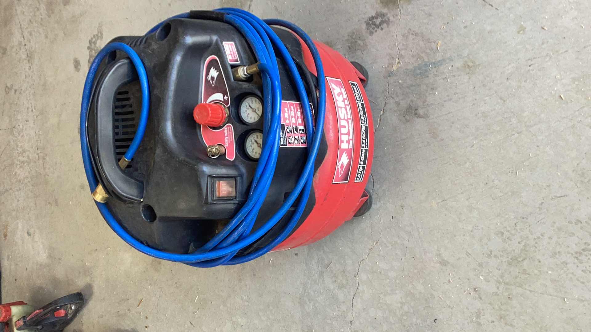 Photo 1 of HUSKY 1.5 HP 6 GALLON AIR COMPRESSOR