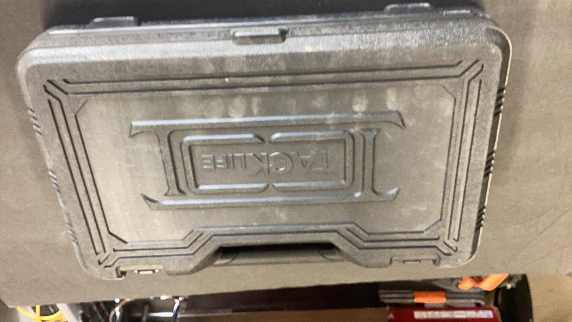 Photo 2 of TACK LIFE PUMPING ROD TYPE HAND NUT RIVETER IN CASE