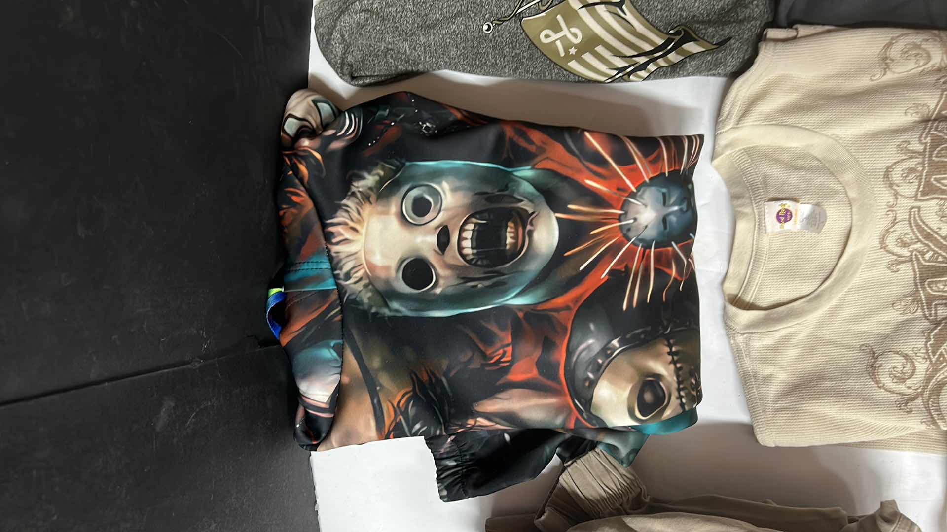 Photo 3 of MENS CLOTHING ASSORTMENT SIZE XL