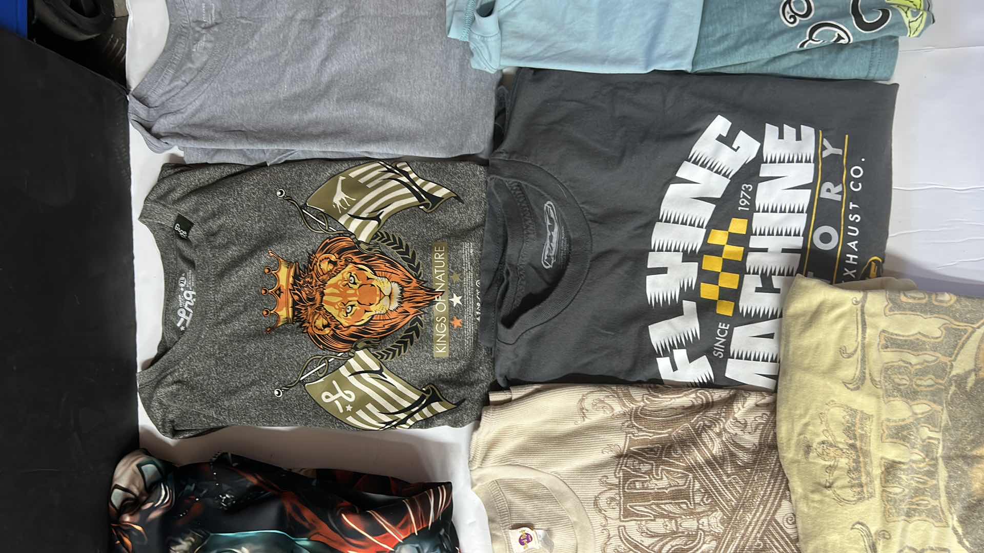 Photo 5 of MENS CLOTHING ASSORTMENT SIZE XL