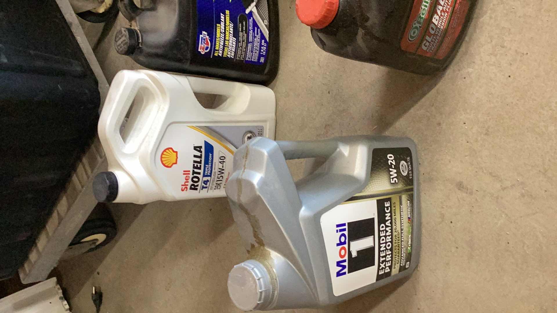 Photo 1 of LOT OF AUTOMOBILE OILS