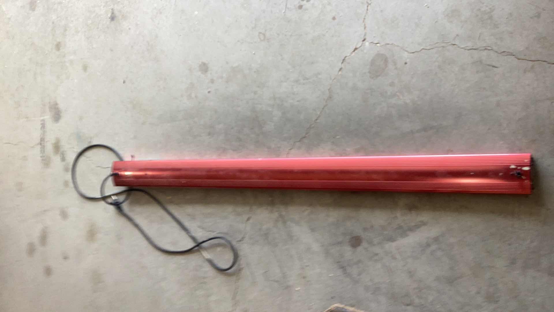 Photo 4 of SNAP ON SHOP LIGHT  58”