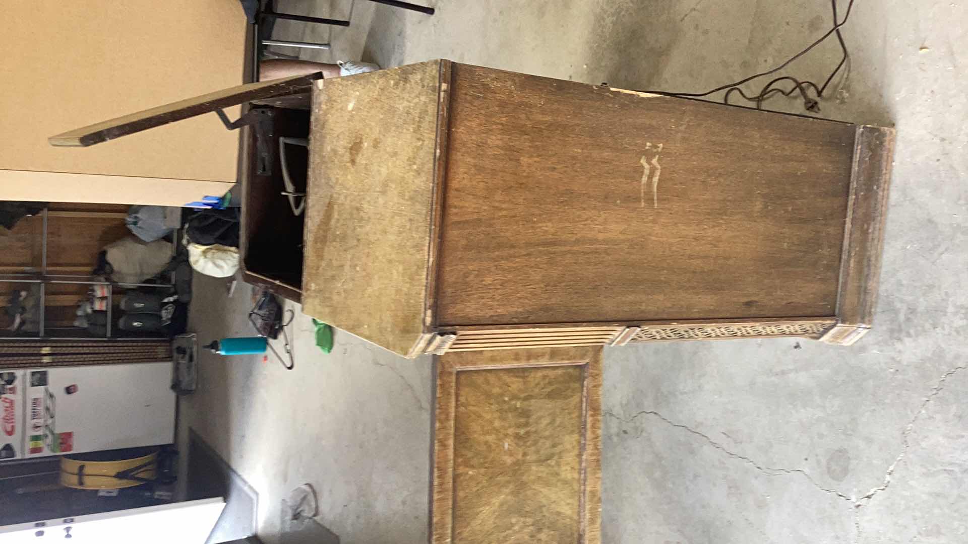 Photo 4 of ZENITH ANTIQUE 1940’S RADIO RECORD PLAYER