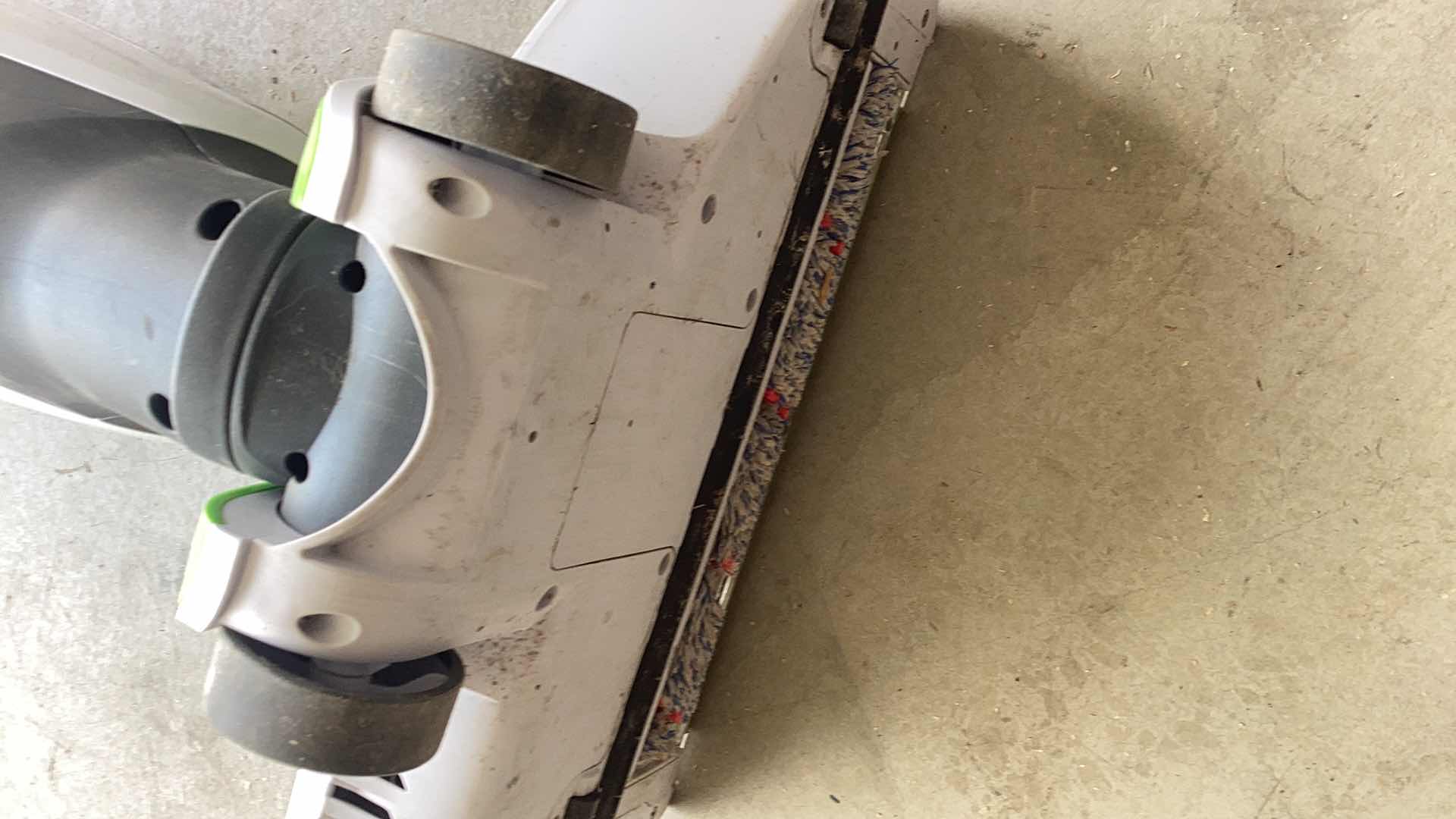 Photo 1 of BISSELL CROSSWAVE MULTISURFACE BRUSH