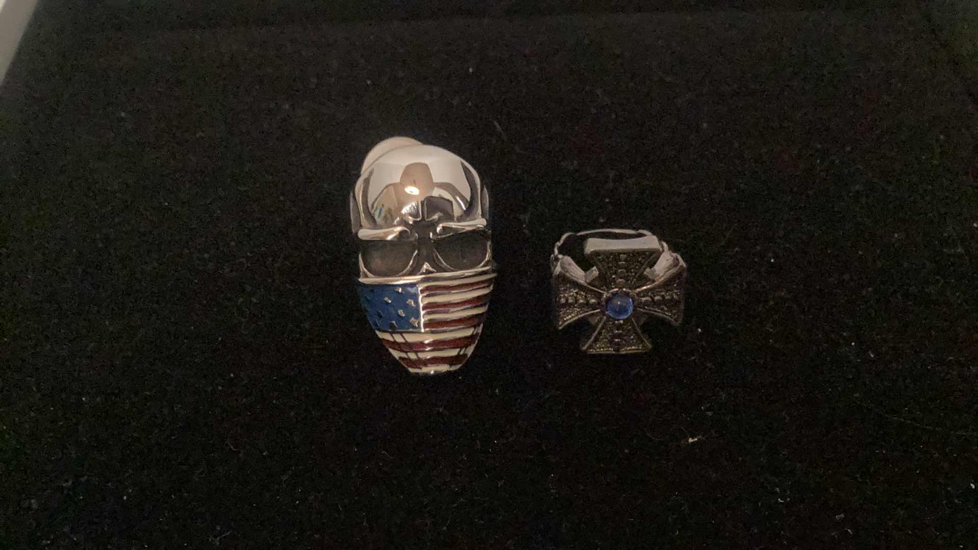 Photo 1 of MENS RING SIZE 7