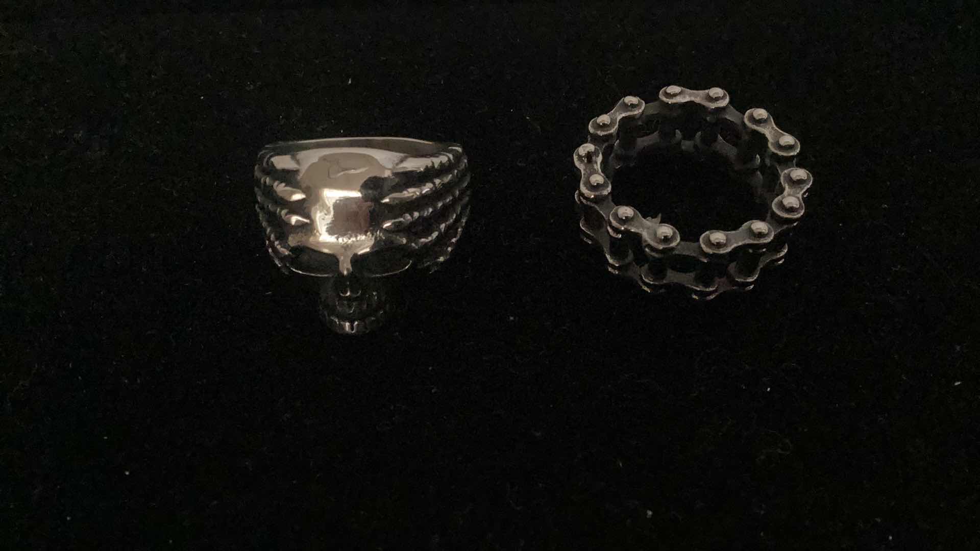 Photo 1 of MENS RINGS SIZE 10.5