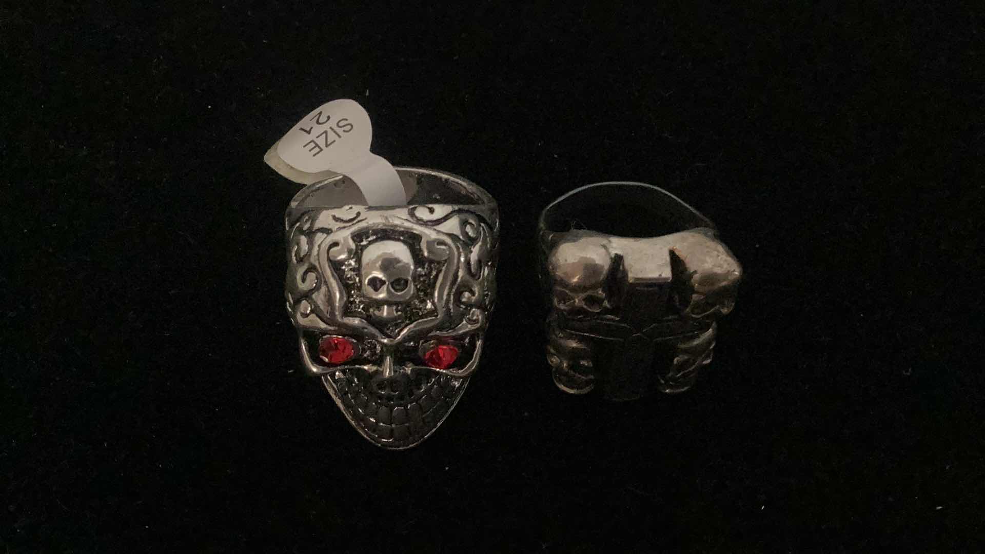 Photo 1 of MENS RINGS SIZE 10.5