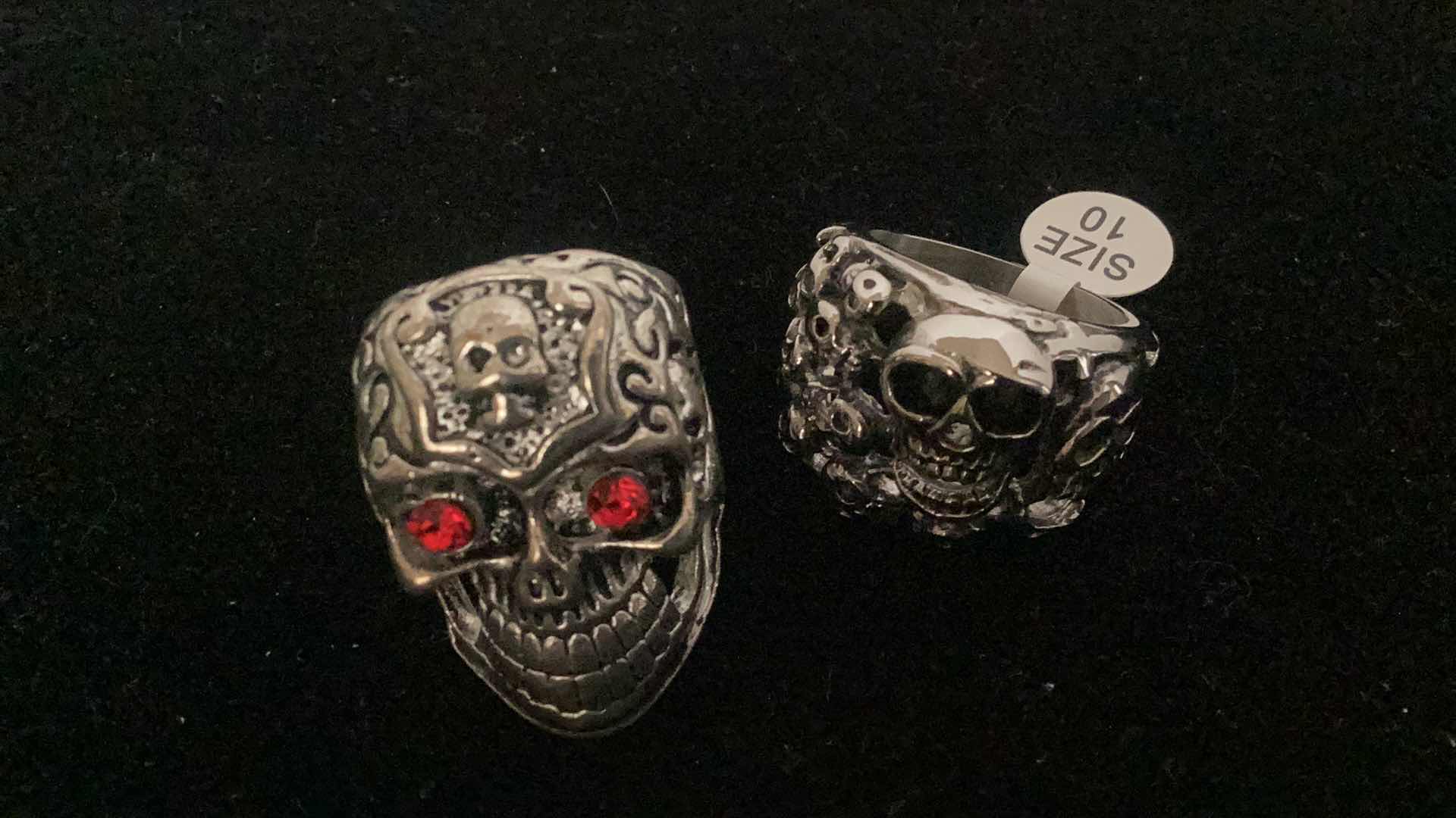 Photo 1 of MENS RINGS SIZE 10