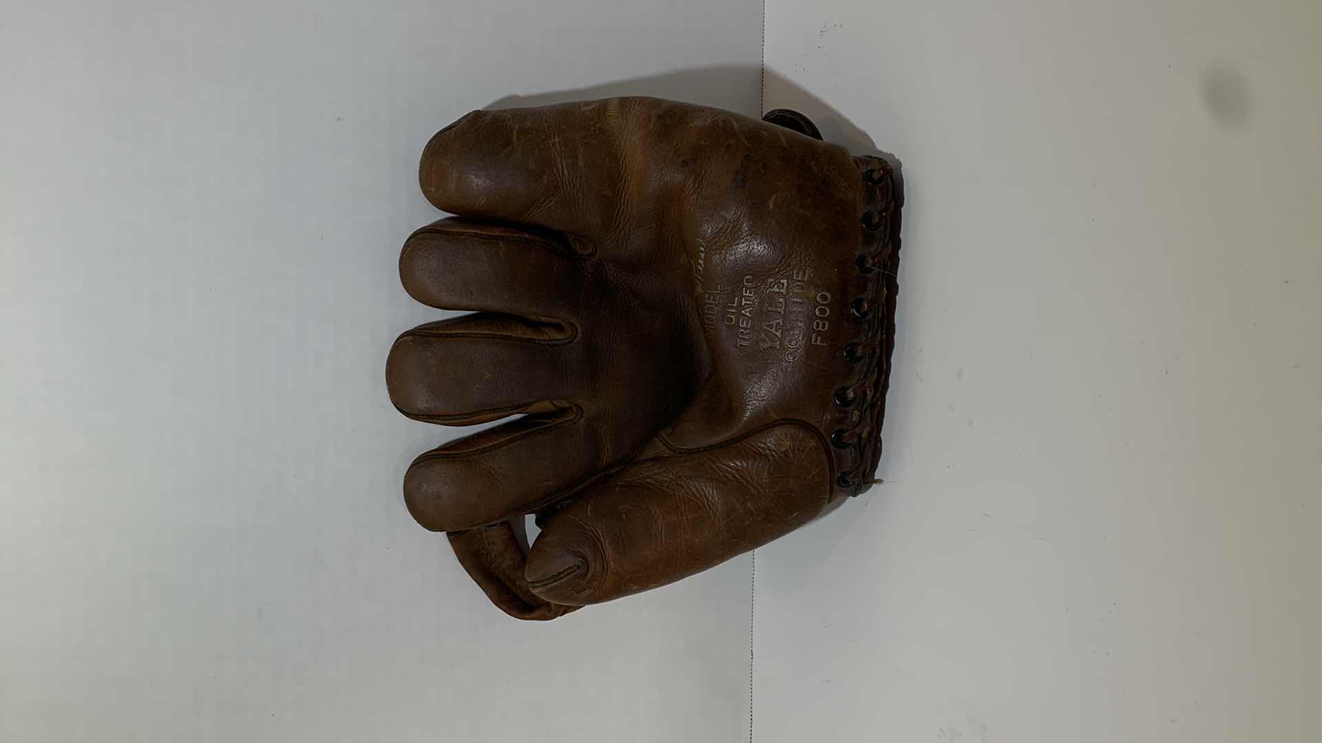 Photo 1 of ANTIQUE PEE WEE YALE COWHIDE F800 BASEBALL GLOVE