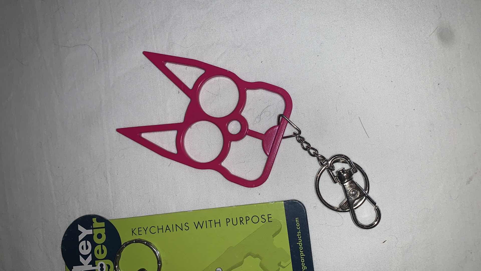 Photo 1 of KEYCHAIN PROTECTION SET WITH WHISTLE AND CAT EYES MELEE