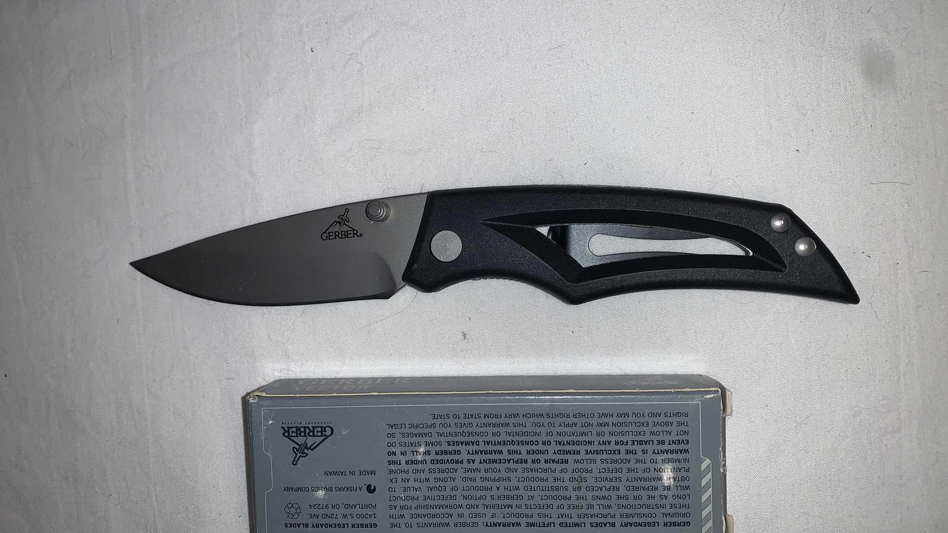 Photo 2 of GERBER BRAND POCKET KNIFE
