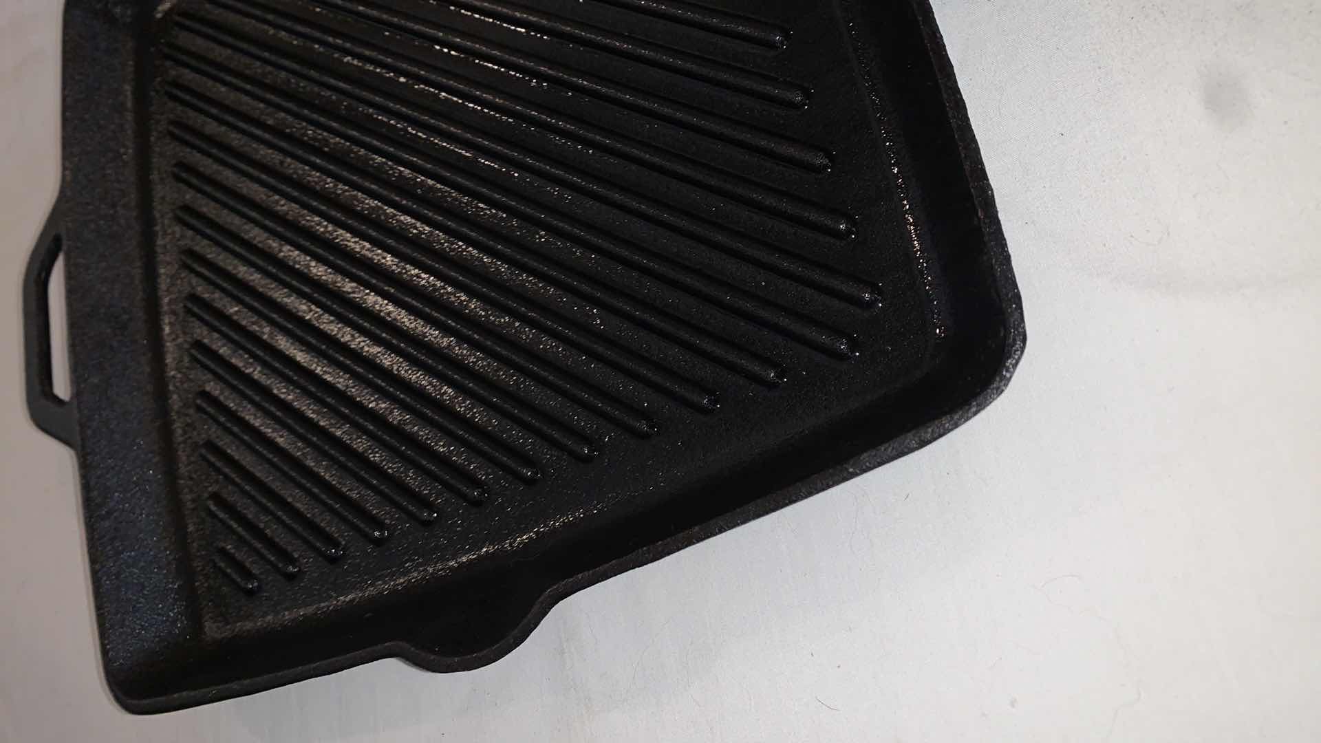 Photo 1 of CAST IRON SKILLET 11 IN WIDE