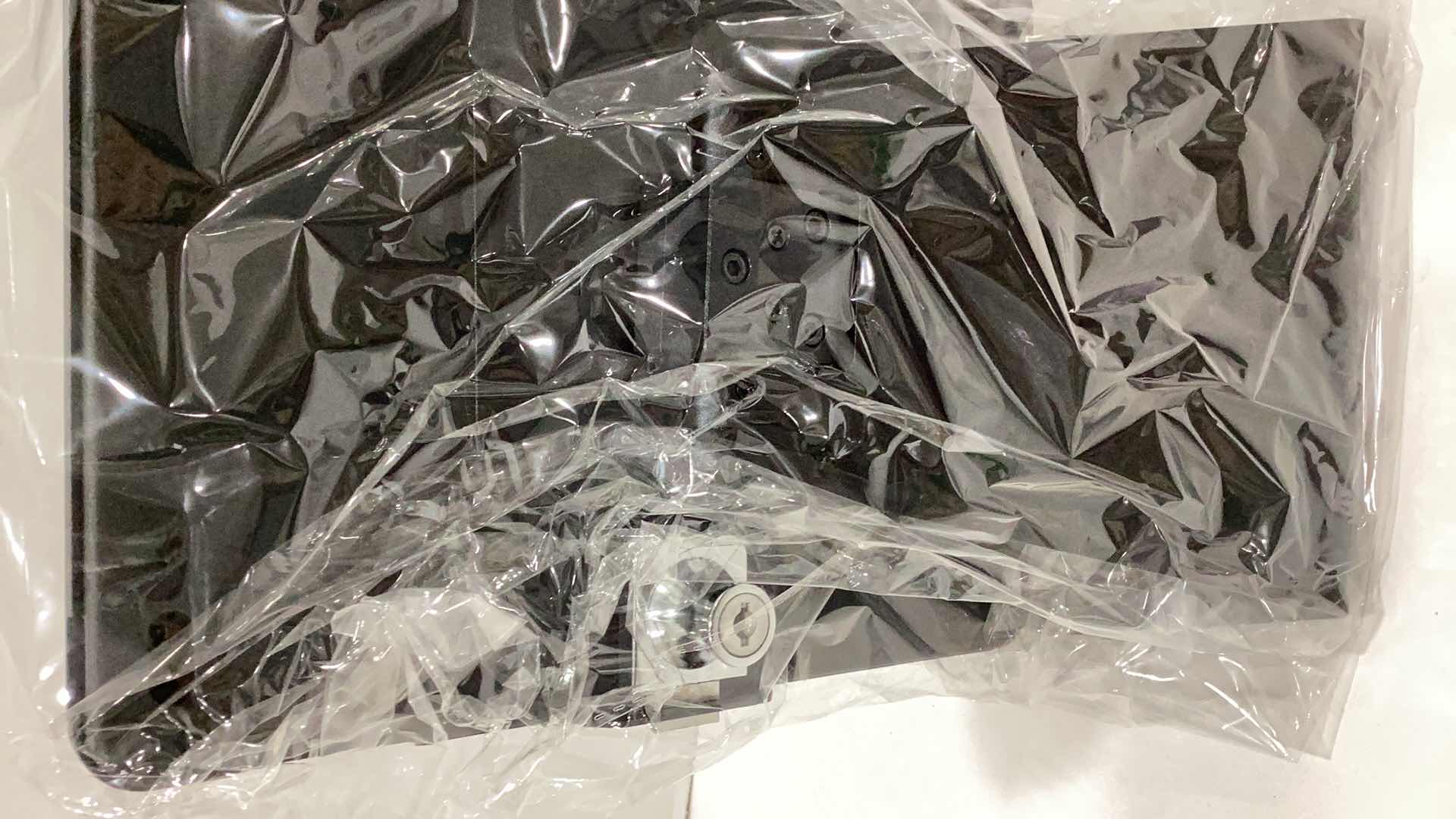 Photo 1 of CARRIE CATHY IPAD RETAIL STAND LOCKABLE WITH KEY