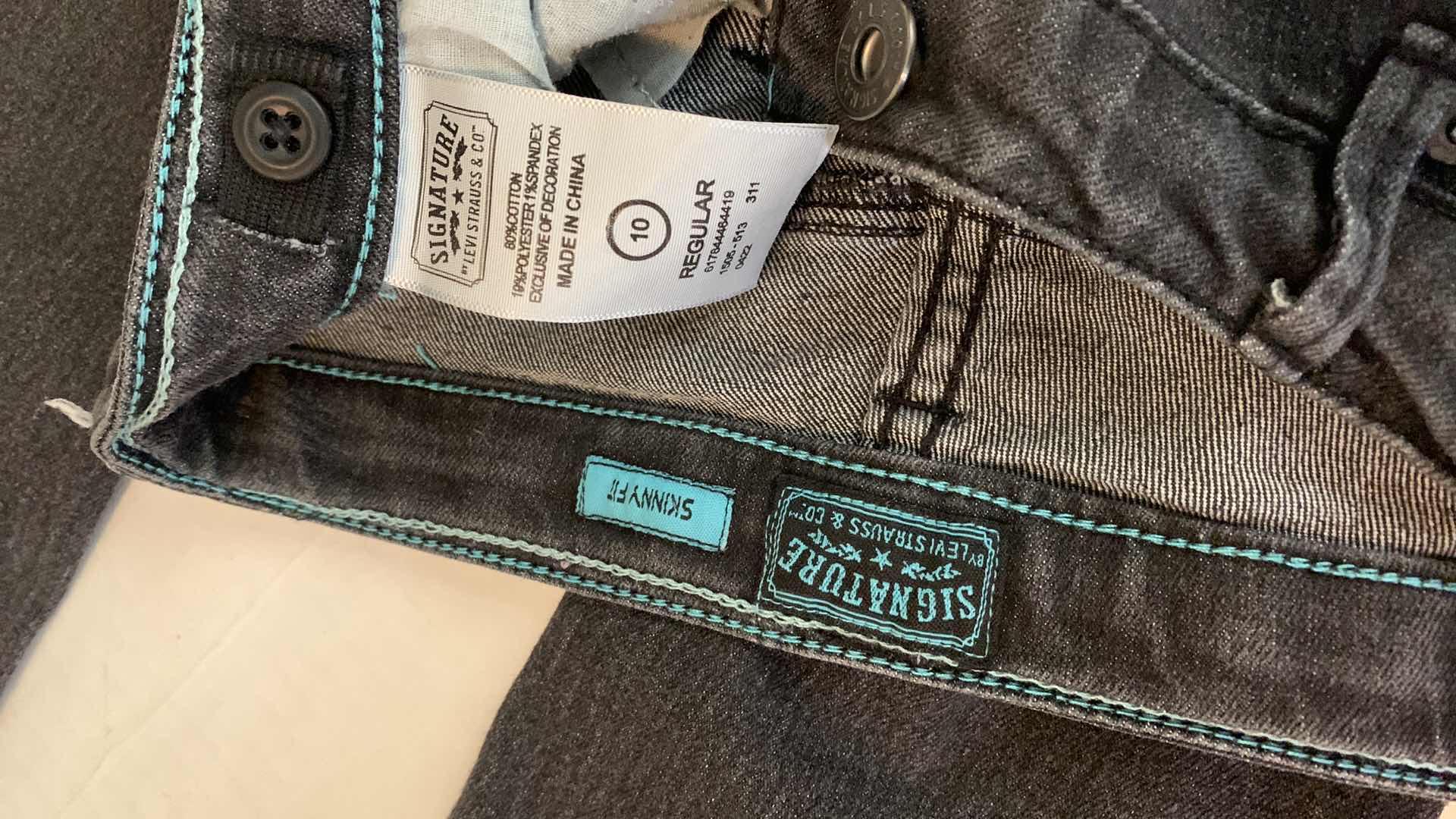 Photo 1 of GIRLS LEVI STRAUSS SIGNATURE SKINNY FIT SIZE 10 REGULAR