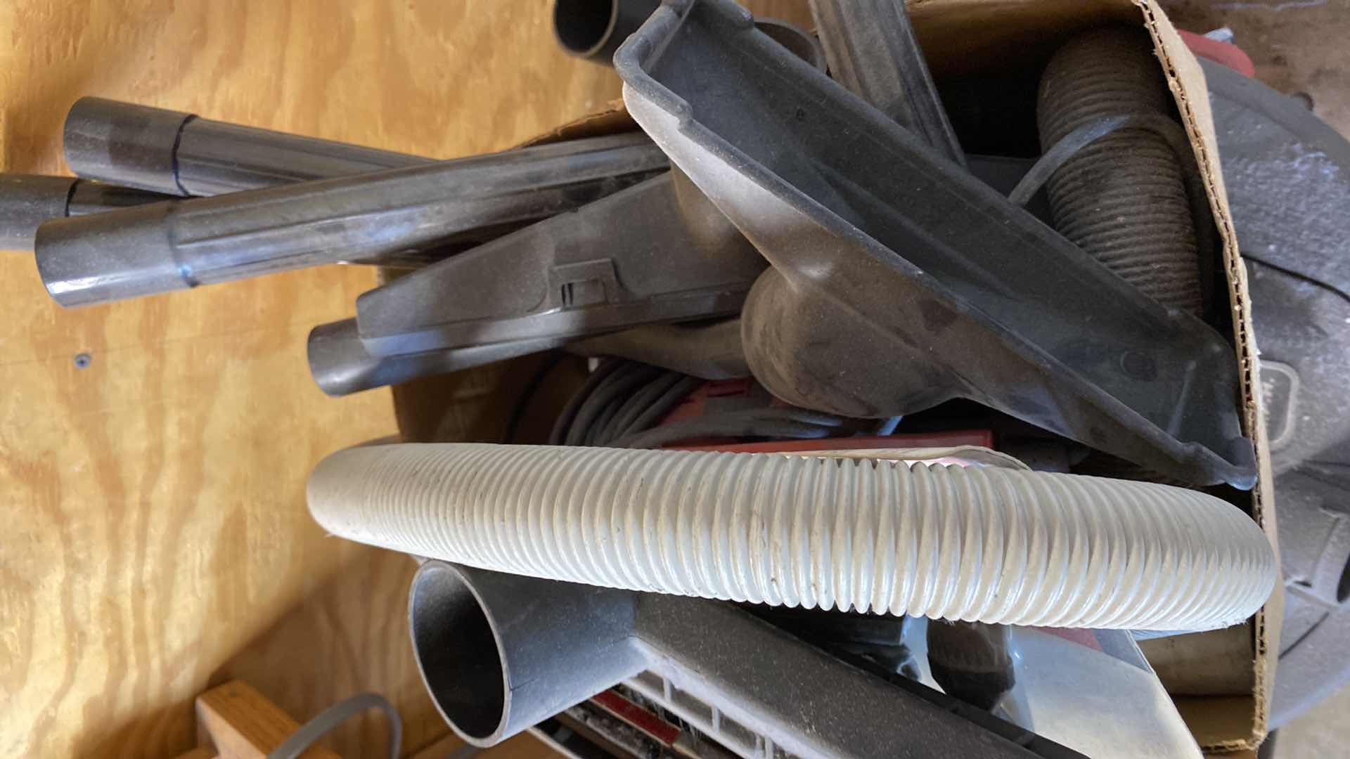 Photo 1 of CRAFTSMAN 16 GALLON 5.5HP WET DRY VAC