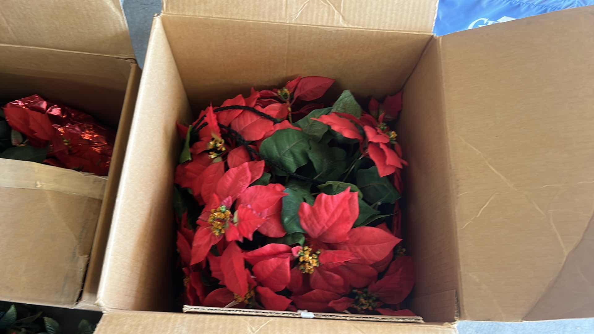 Photo 1 of CHRISTMAS DECOR