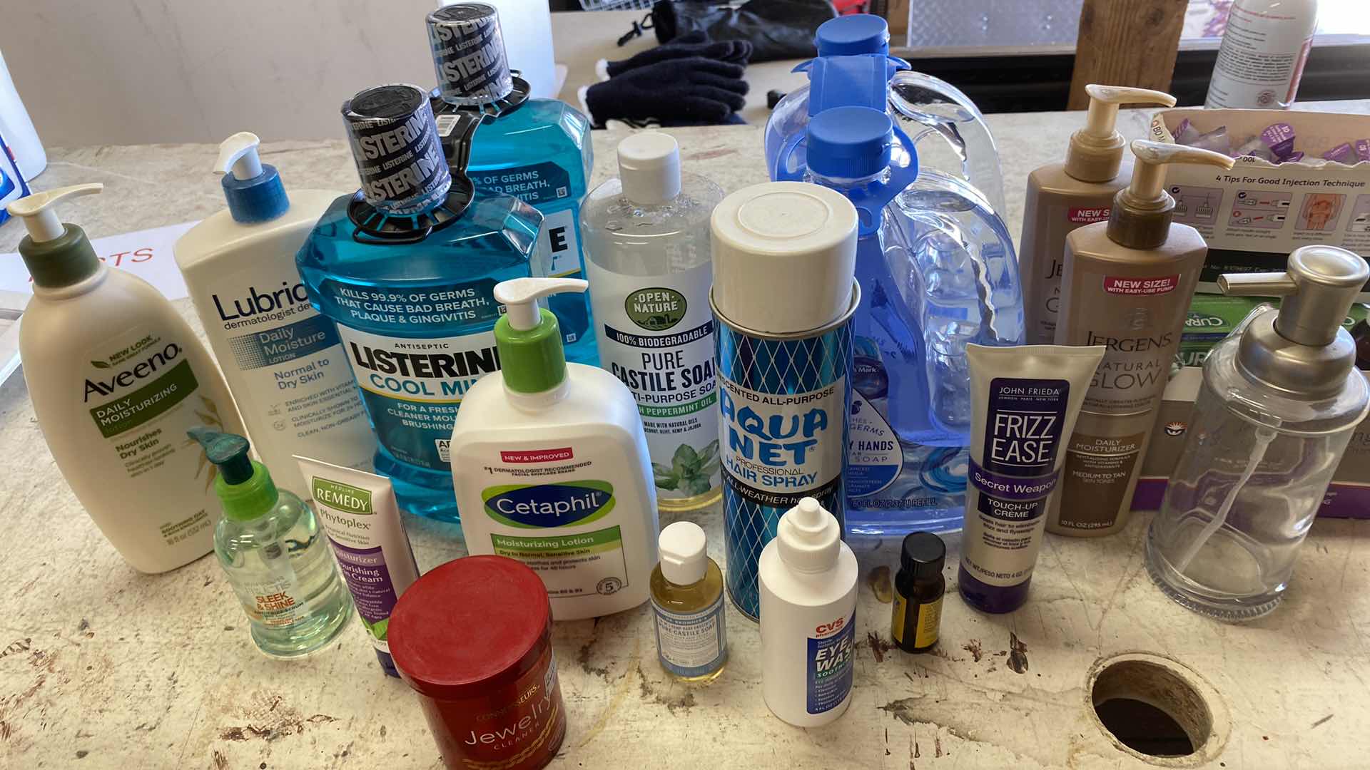 Photo 1 of BATHROOM ITEMS