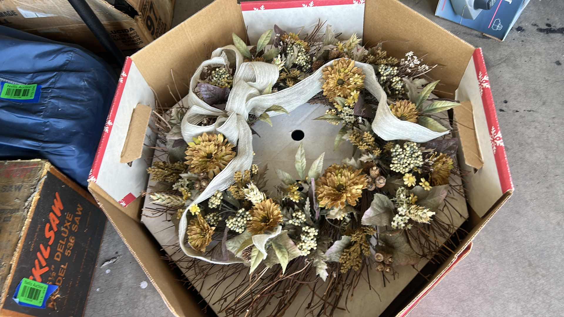 Photo 3 of DRY FLOWER FLORAL WREATH 22”