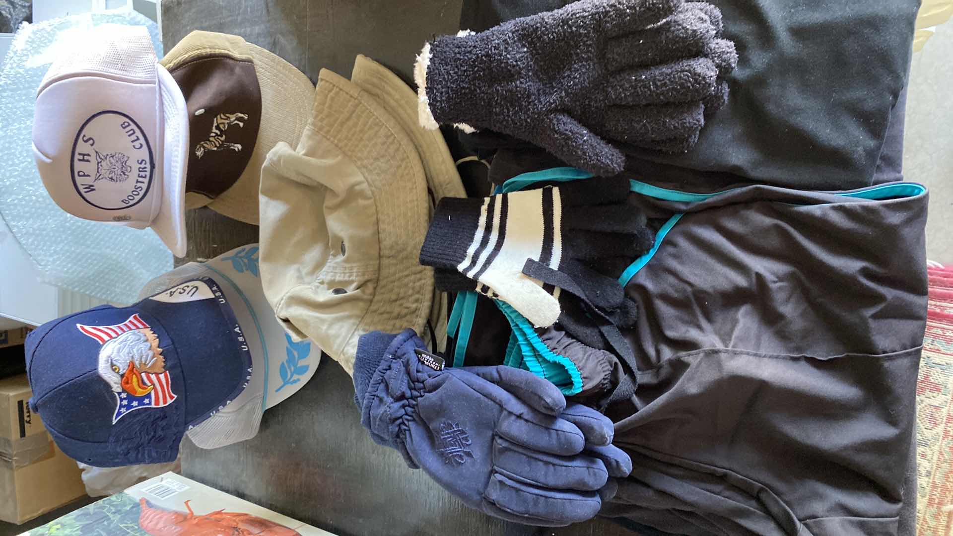 Photo 1 of 7 LADIES SIZE M LEGGINGS SWEATS HATS GLOVES