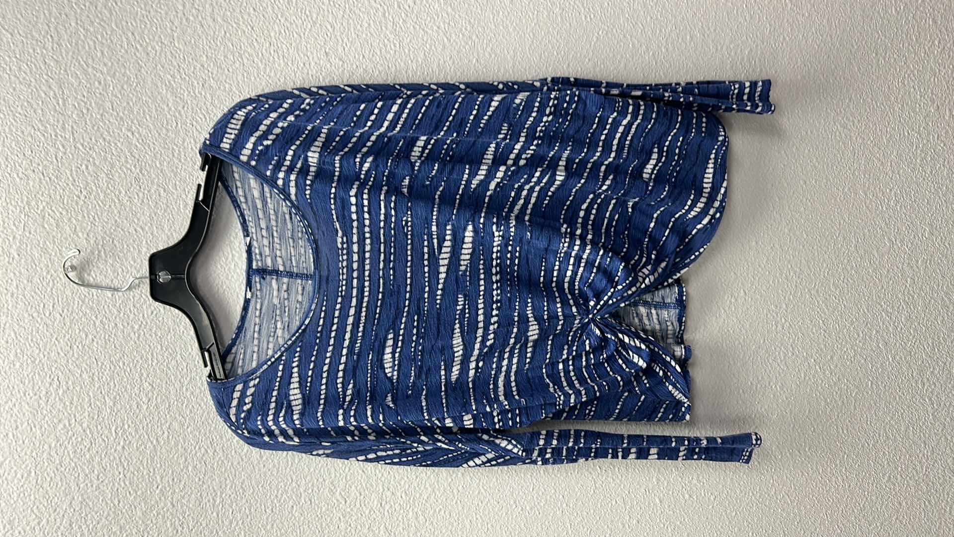 Photo 1 of NEW WOMEN'S SIZE MED CINCHED BLOUSE 