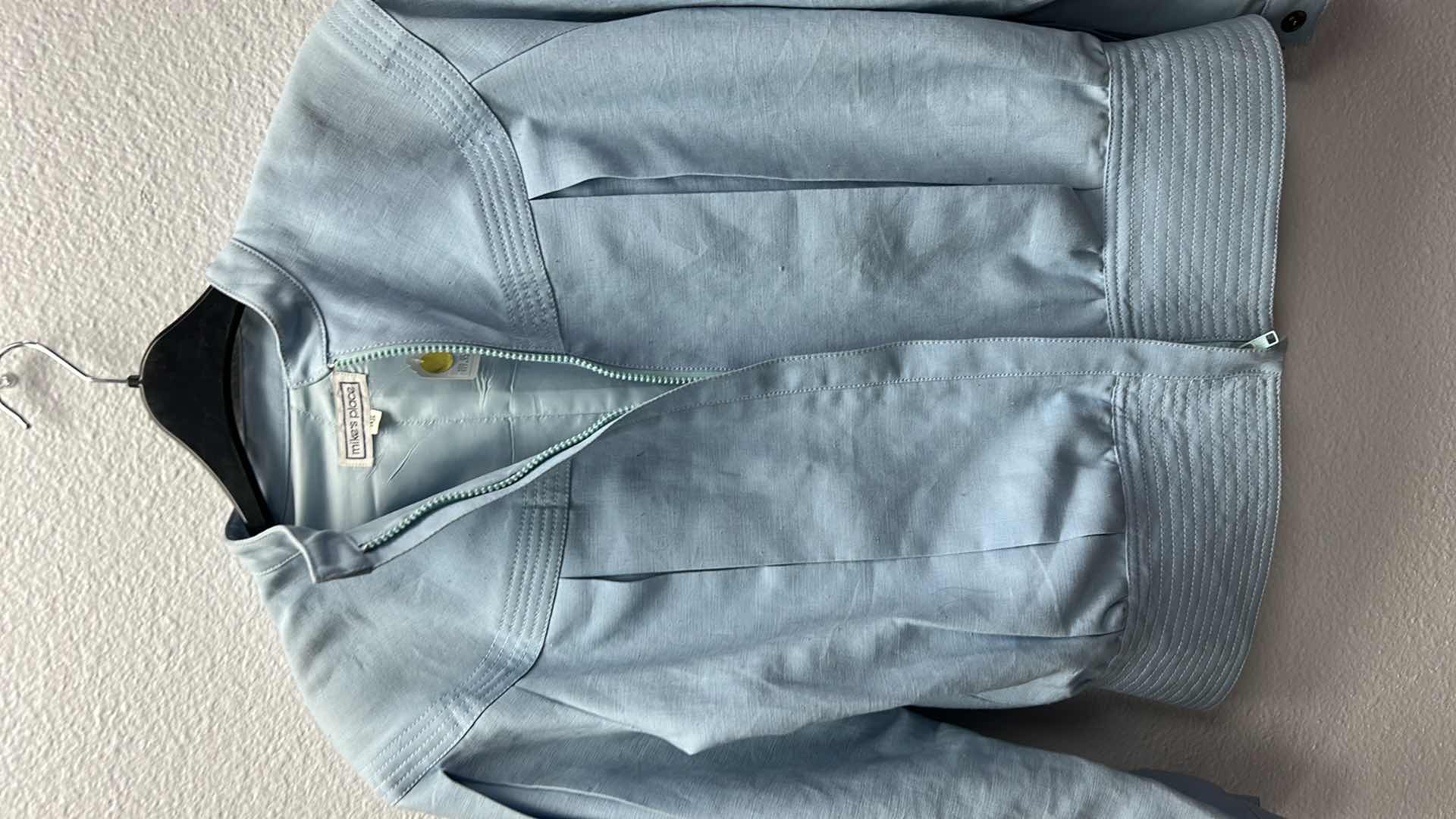 Photo 1 of NWT WOMEN'S SIZE 38 LIGHT BLUE ZIP UP LINEN SATIN LINED JACKET 