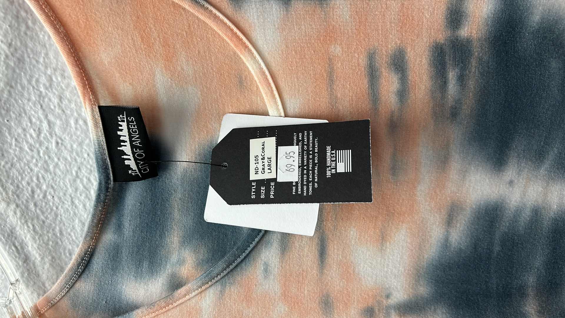 Photo 1 of NWT WOMEN'S SIZE LARGE  - WEARABLE ART TOP
$69.95