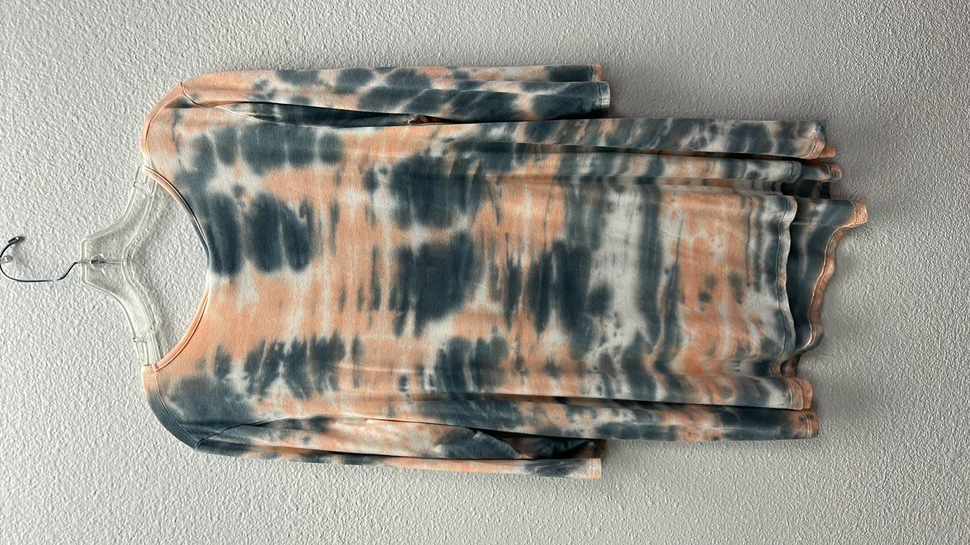 Photo 1 of NWT WOMEN'S SIZE LARGE  - WEARABLE ART TOP
$69.95