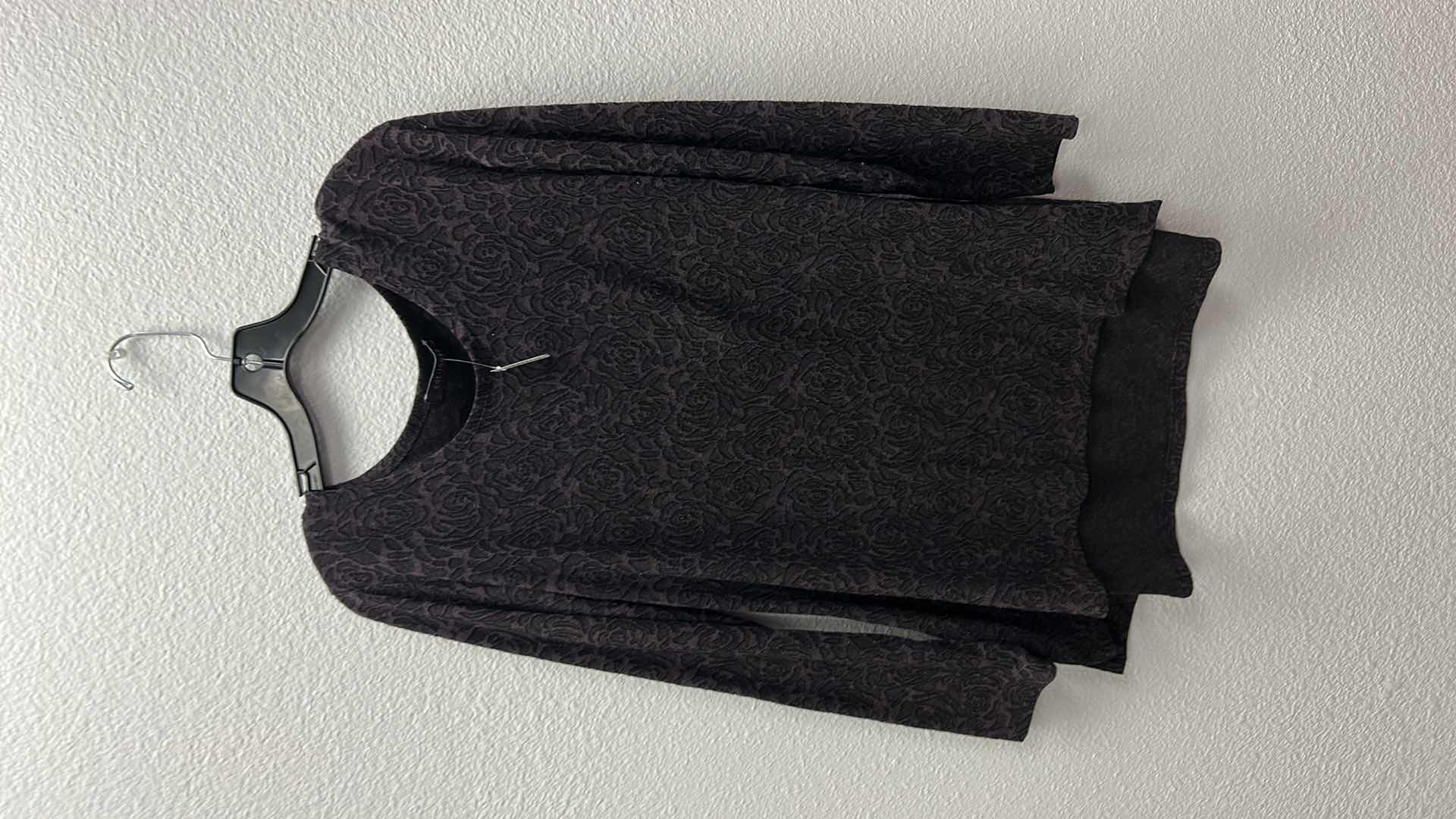 Photo 1 of NWT WOMEN'S SIZE LARGE -  LONG SLEEVE TOP $79.95