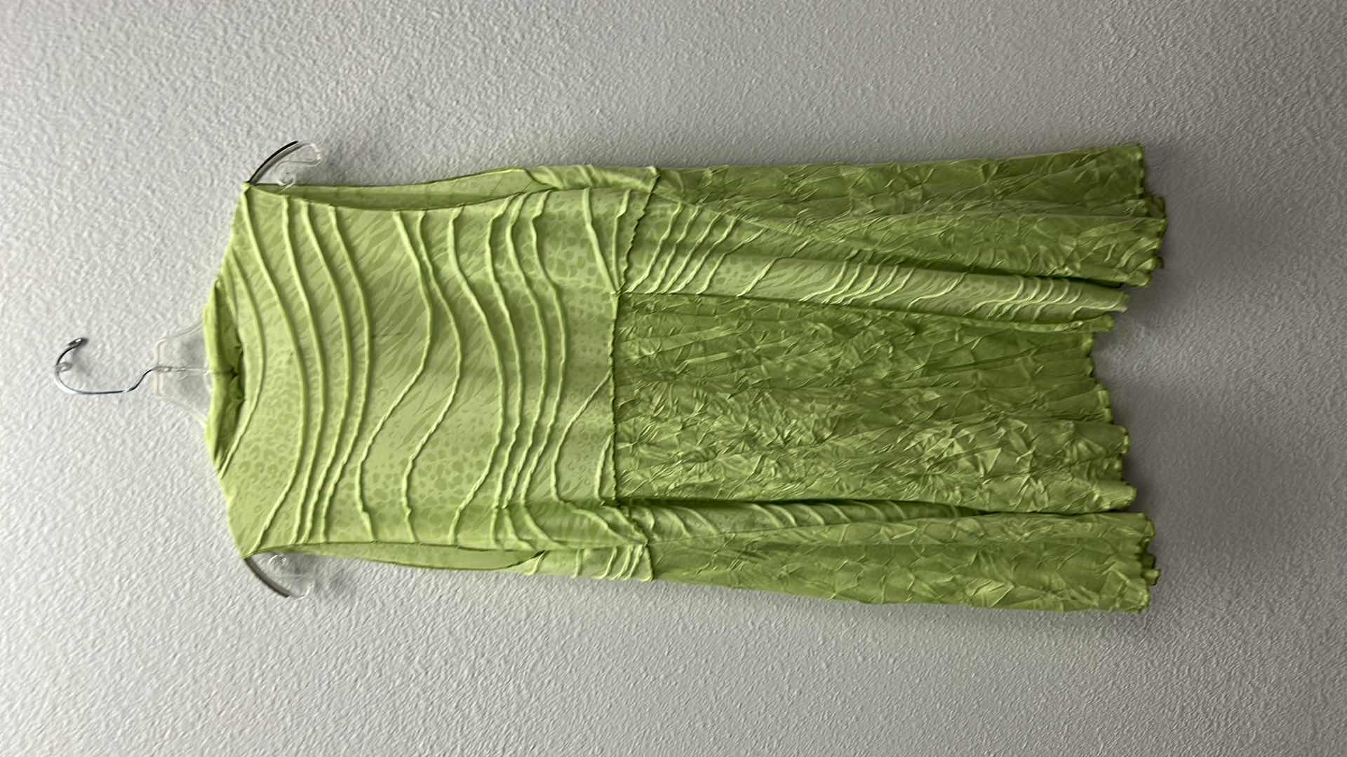 Photo 1 of NWT WOMEN'S SIZE MED - Sheer flowing vest $69.95