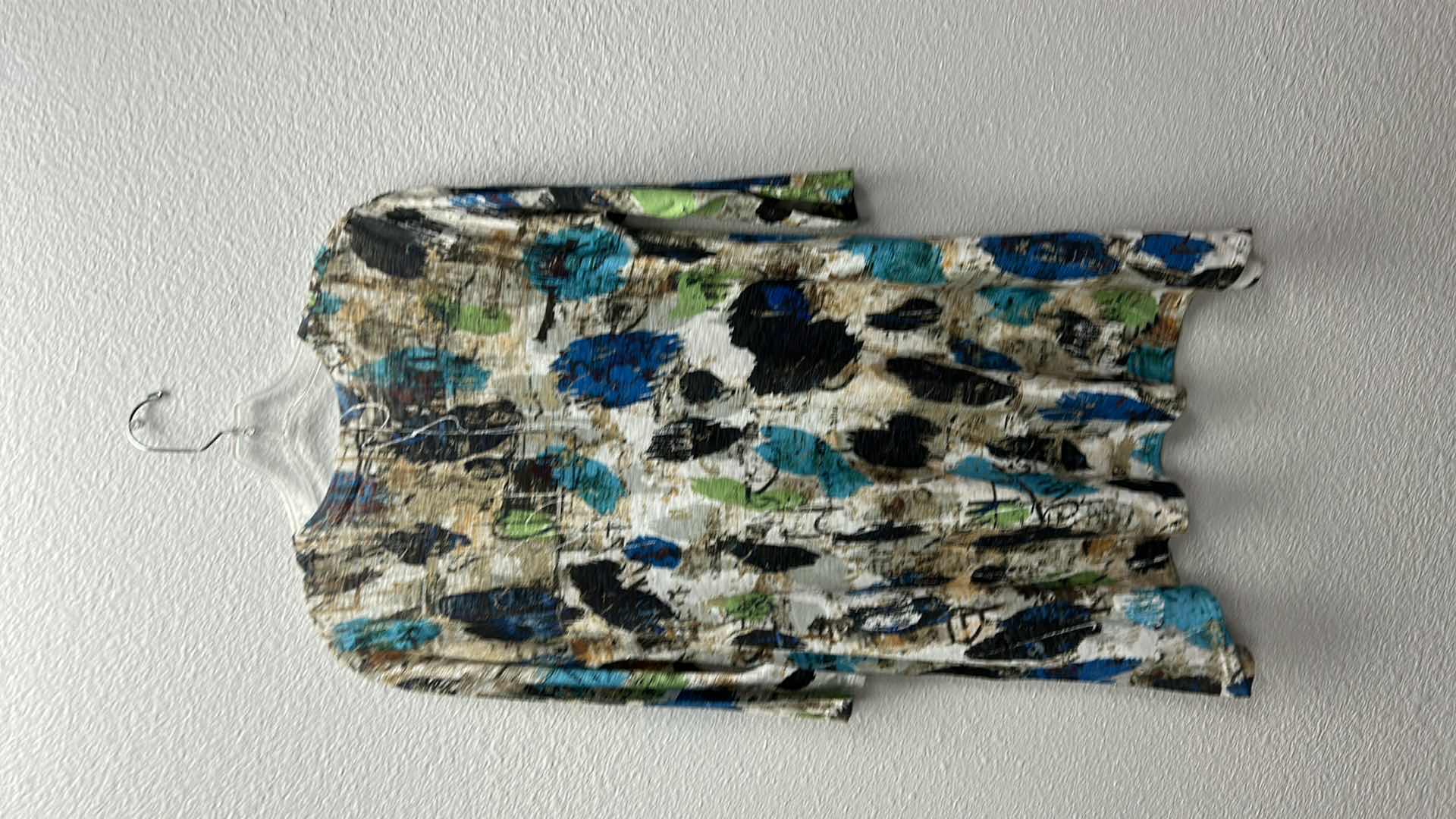 Photo 1 of NWT WOMEN'S SIZE SMALL - wearable art long sleeve top $79.95