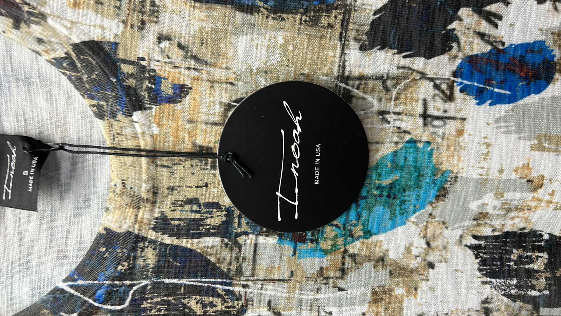 Photo 1 of NWT WOMEN'S SIZE SMALL - wearable art long sleeve top $79.95