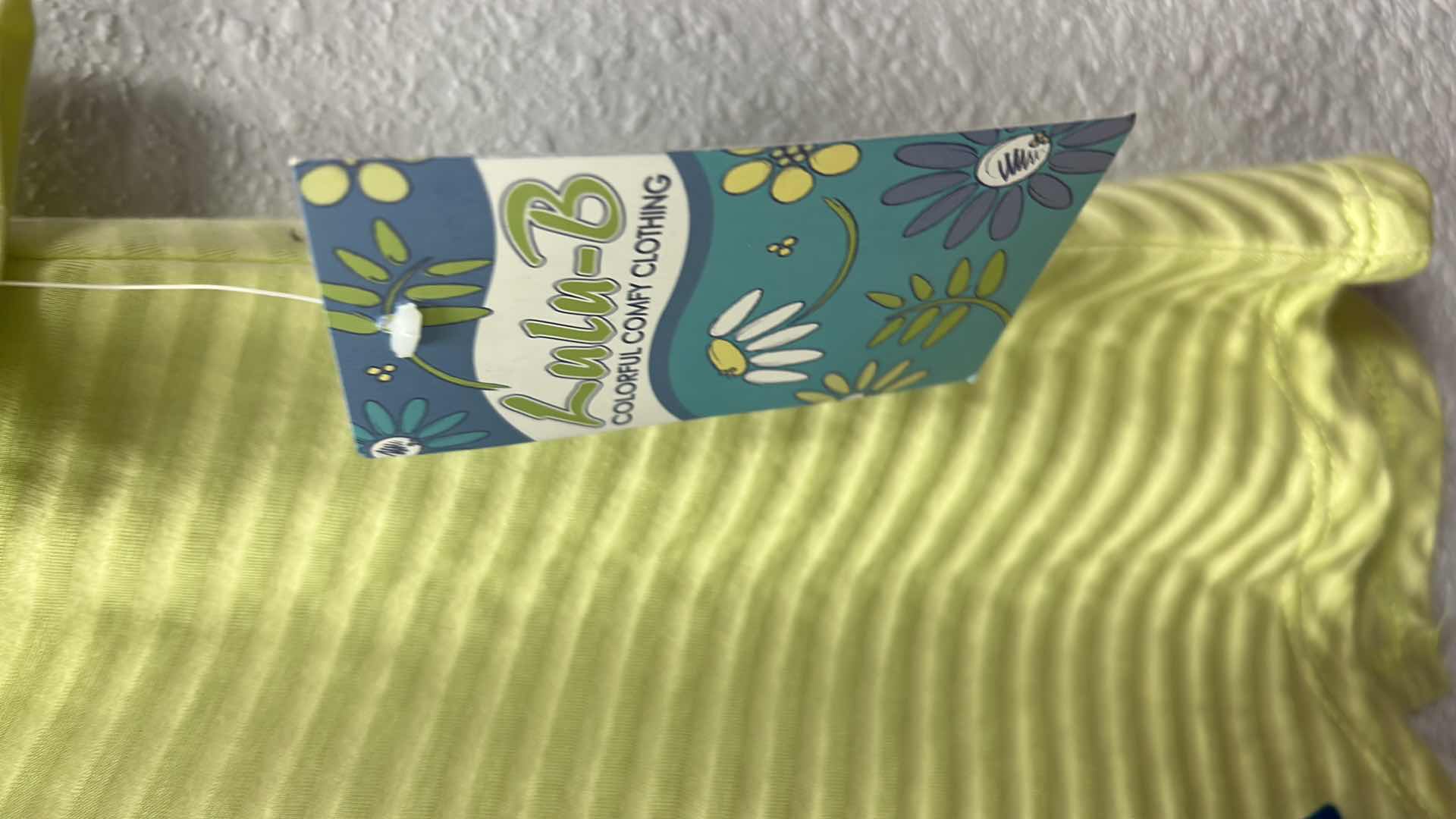 Photo 1 of 2 - NEW WOMEN'S SIZE MED TOPS 