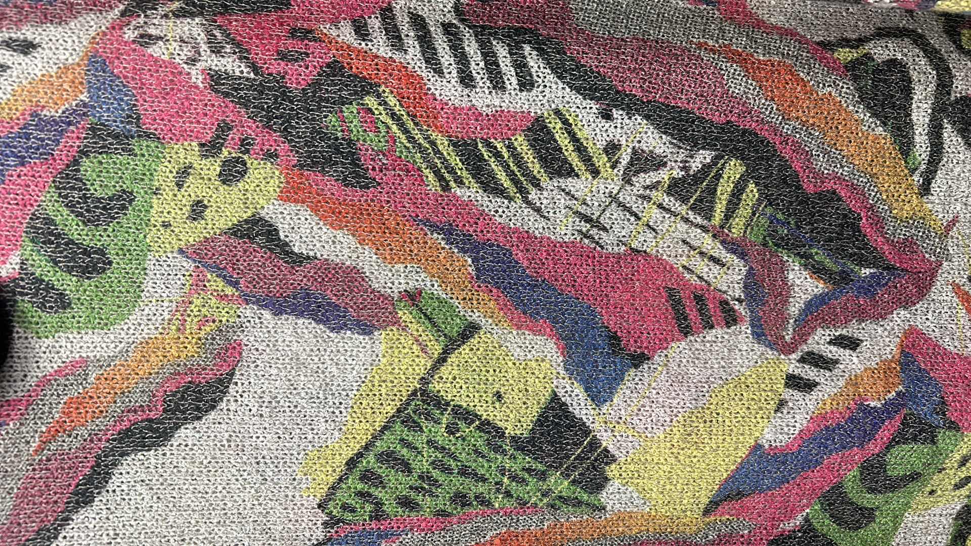 Photo 3 of NWT WOMEN'S SIZE SMALL WEARABLE ART $59.95