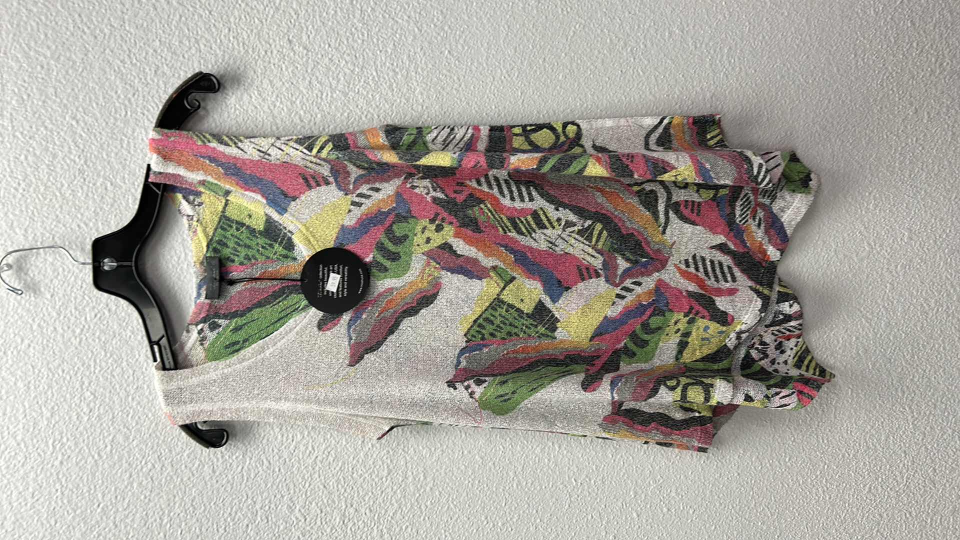 Photo 5 of NWT WOMEN'S SIZE SMALL WEARABLE ART $59.95