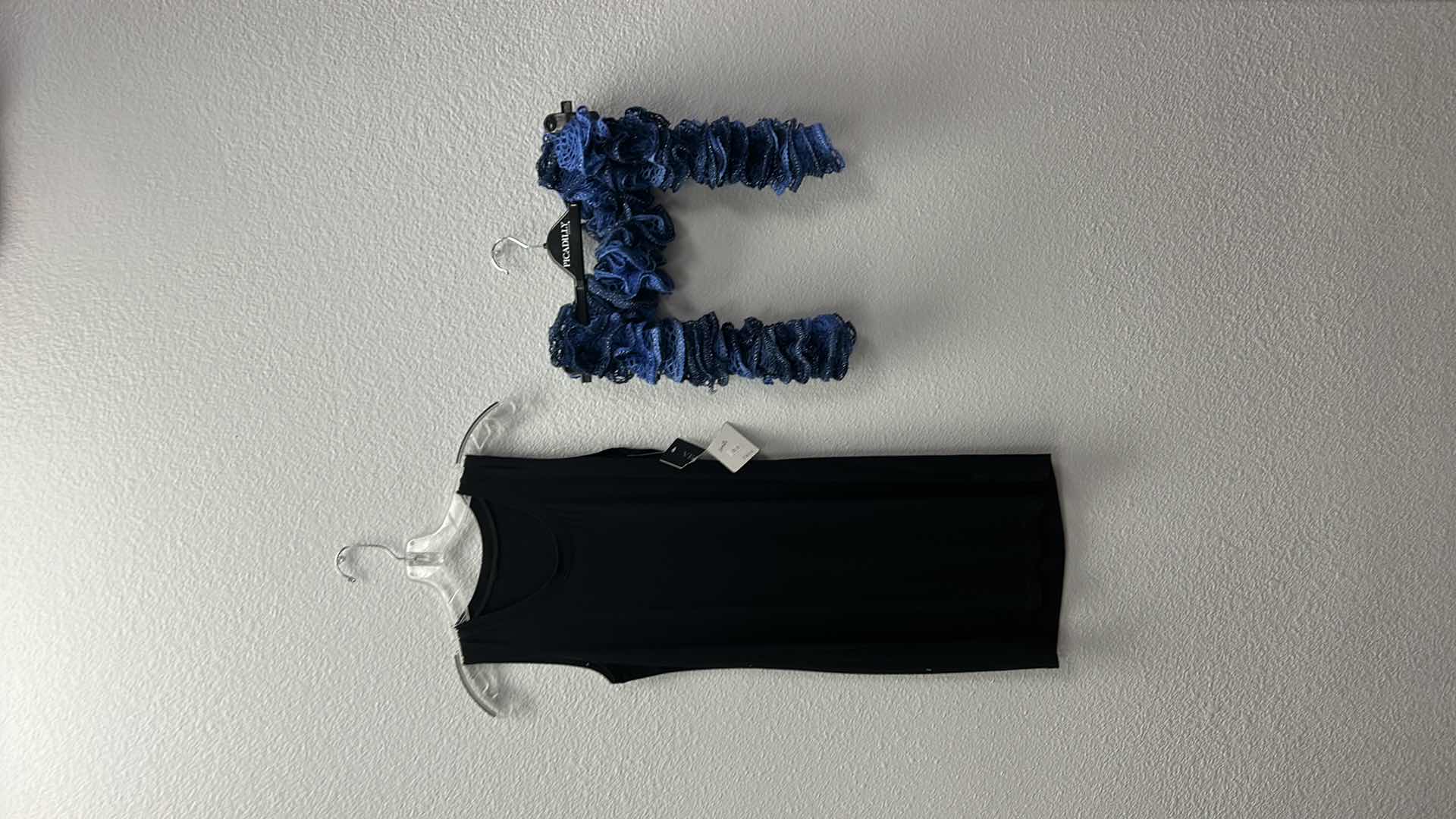 Photo 1 of NWT WOMEN'S SIZE SMALL TANK TOP $39.95 and blue SCARF