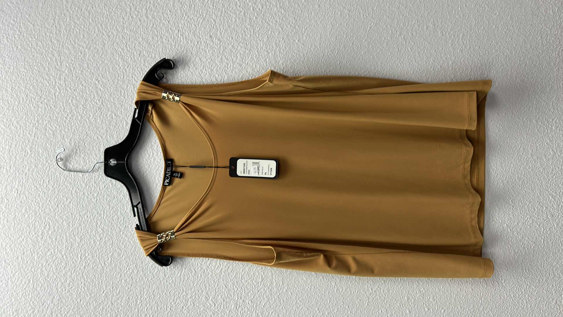 View 5 of NWT WOMEN'S SIZE XL - sleeveless Amber blouse  $45.95