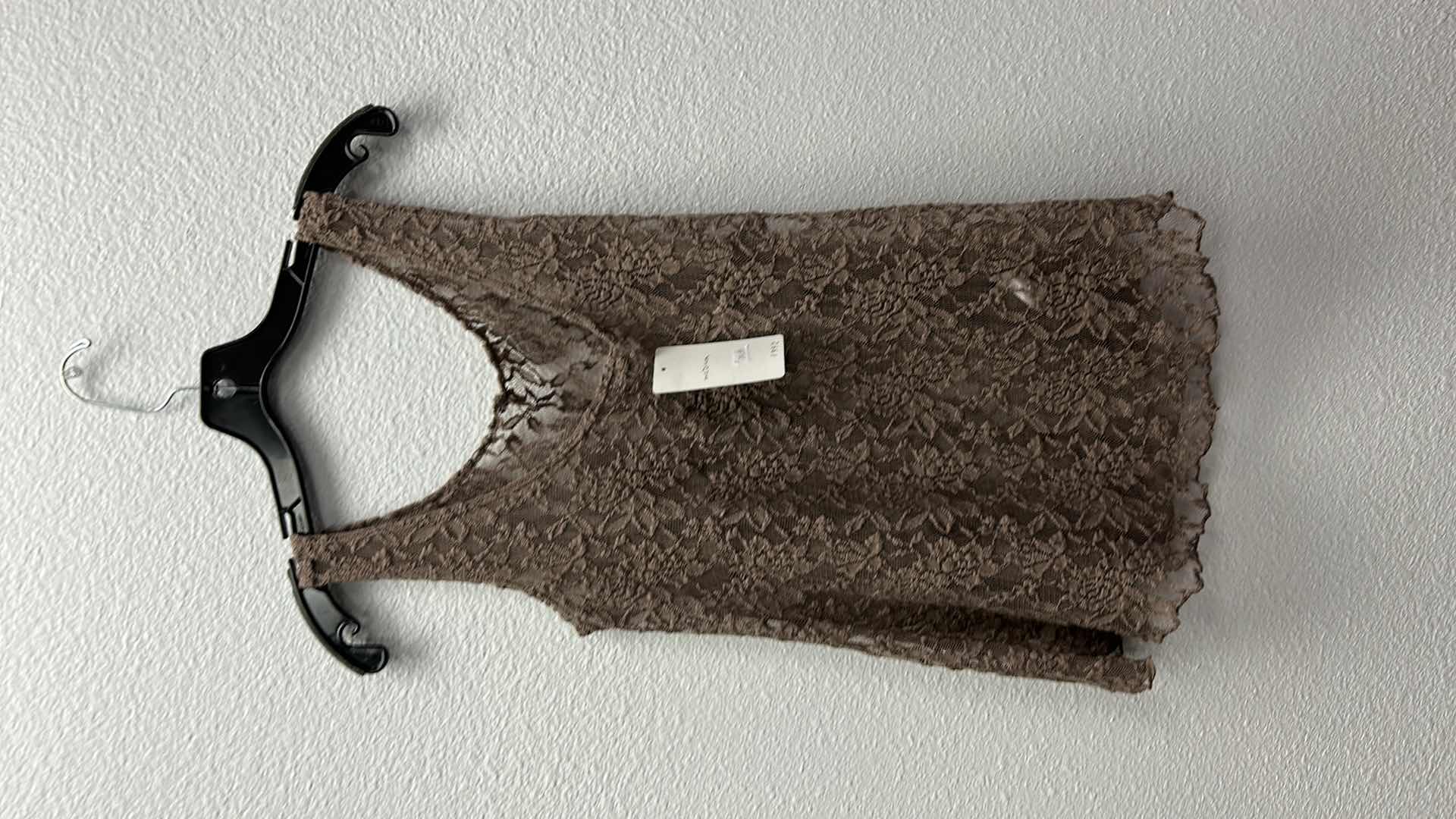 Photo 1 of NWT WOMEN'S SIZE MEDIUM -Lace top $39.95