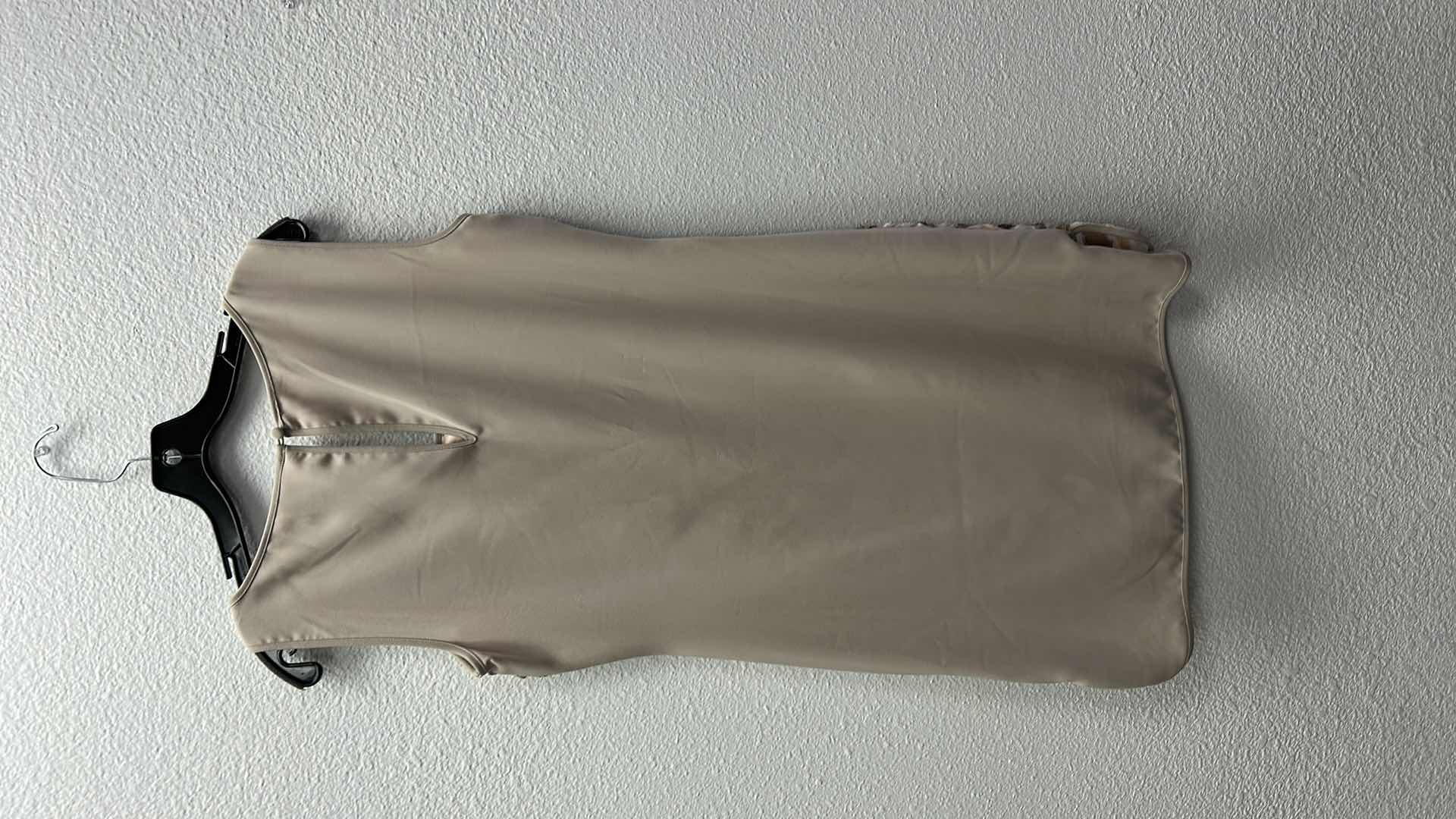 Photo 1 of NWT WOMENS SIZE XS -  DESIGNER HALE BOB COCKTAIL DRESS